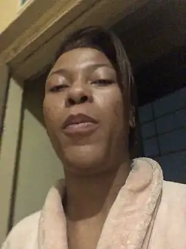 Snapshot of Kylie_Hairy_Bbc chatting on 10/11/25, 06:28 Kylie Hairy Bbc online show from 10/11/25, 06:28