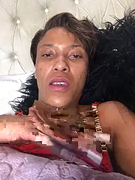 Snapshot of Kylie_Hairy_Bbc chatting on 10/14/25, 01:17 Kylie Hairy Bbc online show from 10/14/25, 01:17