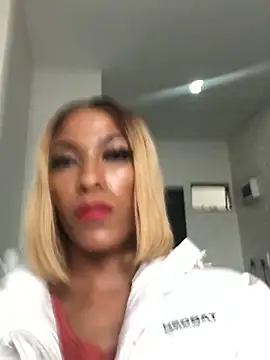 Snapshot of Kylie_Hairy_Bbc chatting on 02/13/26, 07:15 Kylie Hairy Bbc online show from 02/13/26, 07:15