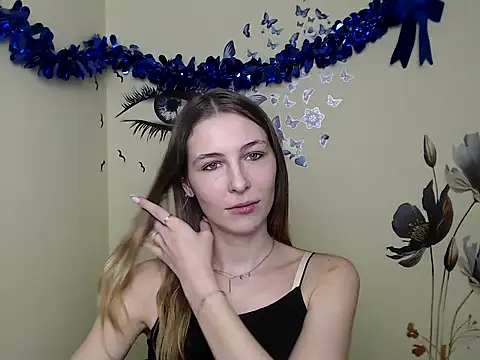 Snapshot of StrangerGi chatting on 01/15/25, 04:00 StrangerGi online show from 01/15/25, 04:00