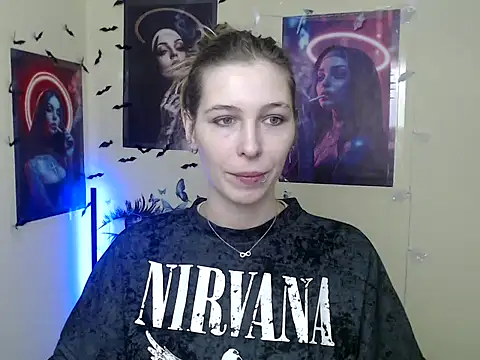 Snapshot of StrangerGi chatting on 12/18/25, 07:03 StrangerGi online show from 12/18/25, 07:03