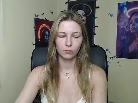 Snapshot of StrangerGi chatting on 06/23/26, 06:22 StrangerGi online show from 06/23/26, 06:22