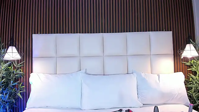 CailynBrowm online show from 11/12/25, 04:35