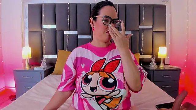 Snapshot of talivega chatting on 02/15/26, 09:55 talivega online show from 02/15/26, 09:55