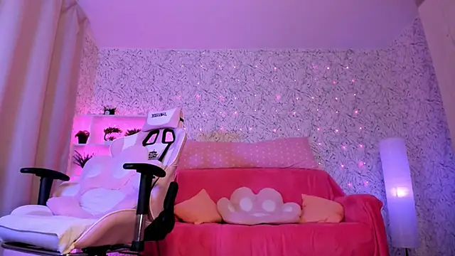 Snapshot of luna_cross chatting on 03/02/25, 07:21 luna cross online show from 03/02/25, 07:21