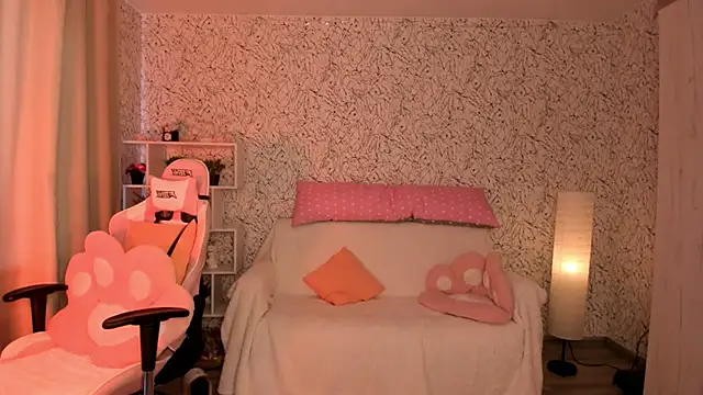 Snapshot of luna_cross chatting on 03/19/25, 07:29 luna cross online show from 03/19/25, 07:29