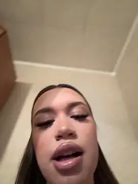 Snapshot of bunnyrich chatting on 12/19/25, 04:25 bunnyrich online show from 12/19/25, 04:25