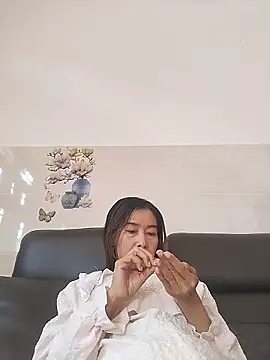 Sexy-ladyboobs20 online show from 05/14/26, 01:56