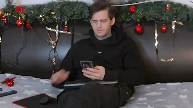 Snapshot of CarterCole chatting on 12/27/24, 08:02 CarterCole online show from 12/27/24, 08:02