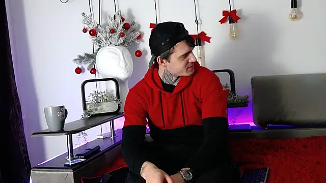 Snapshot of CarterCole chatting on 12/31/24, 07:42 CarterCole online show from 12/31/24, 07:42