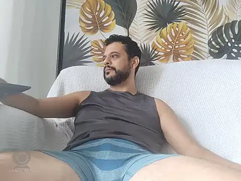 Snapshot of HornyBeachBoyBR chatting on 01/31/25, 01:34 HornyBeachBoyBR online show from 01/31/25, 01:34