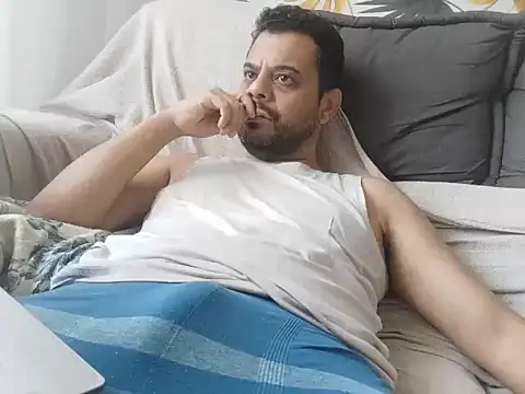 Snapshot of HornyBeachBoyBR chatting on 09/19/25, 01:12 HornyBeachBoyBR online show from 09/19/25, 01:12