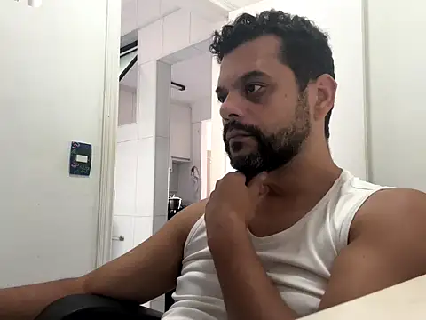 HornyBeachBoyBR online show from 05/06/26, 01:27