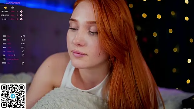 Snapshot of KleinGlif chatting on 12/29/24, 02:21 KleinGlif online show from 12/29/24, 02:21