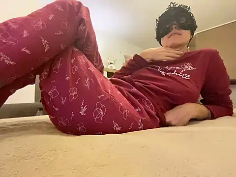 Snapshot of Marilou1983 chatting on 02/15/26, 09:55 Marilou1983 online show from 02/15/26, 09:55