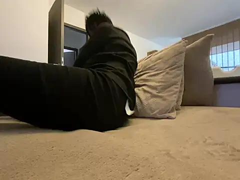 Snapshot of Marilou1983 chatting on 02/18/26, 11:17 Marilou1983 online show from 02/18/26, 11:17