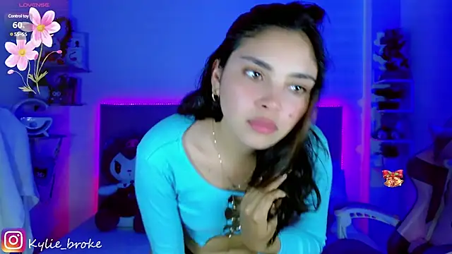 Snapshot of Kylie_brokee chatting on 01/10/25, 12:06 Kylie brokee online show from 01/10/25, 12:06