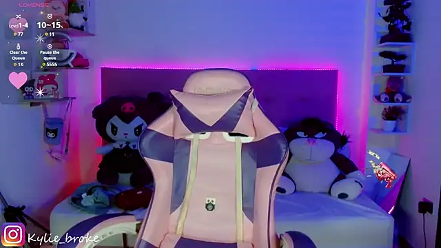 Snapshot of Kylie_brokee chatting on 01/30/25, 09:04 Kylie brokee online show from 01/30/25, 09:04