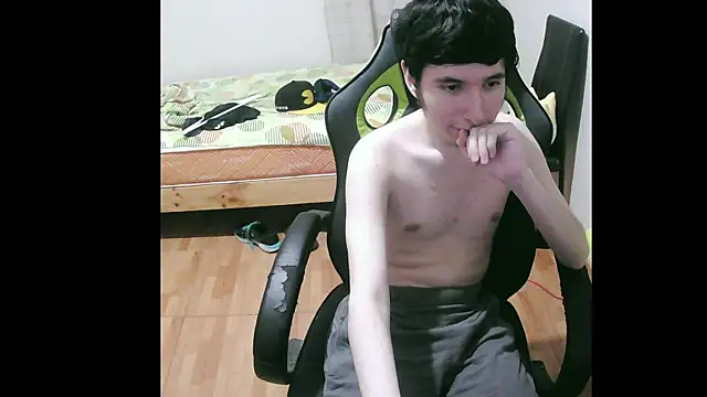 Snapshot of Twink_martinboy chatting on 02/11/25, 11:33 Twink martinboy online show from 02/11/25, 11:33