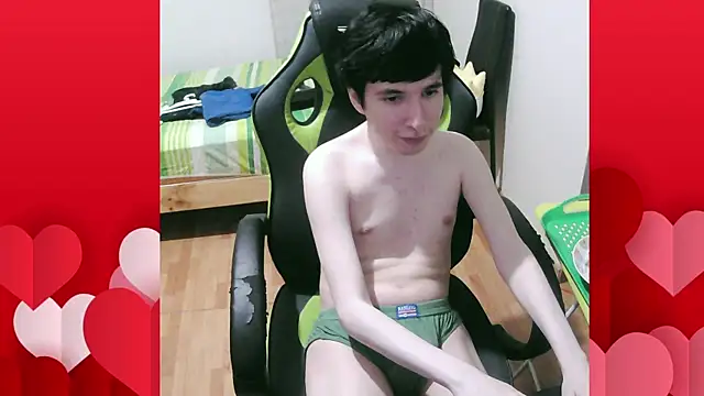 Snapshot of Twink_martinboy chatting on 03/07/25, 04:24 Twink martinboy online show from 03/07/25, 04:24