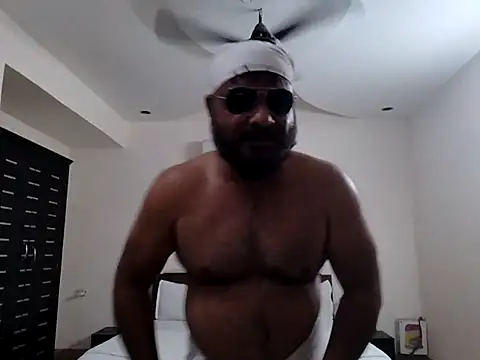 Snapshot of EthicalNight8 chatting on 12/15/25, 05:17 EthicalNight8 online show from 12/15/25, 05:17