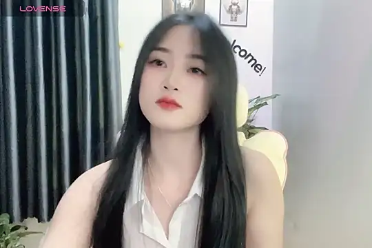 Snapshot of _Aimy_ chatting on 01/04/25, 04:00 Aimy online show from 01/04/25, 04:00