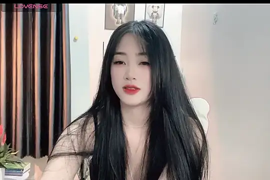 Snapshot of _Aimy_ chatting on 02/11/25, 04:11 Aimy online show from 02/11/25, 04:11