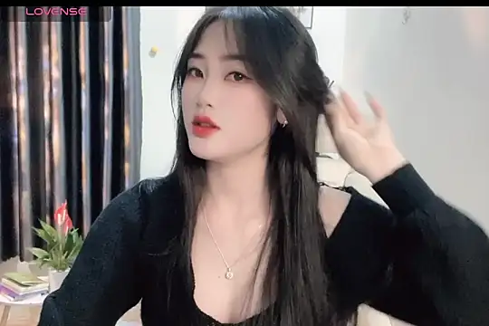 Snapshot of _Aimy_ chatting on 02/19/25, 04:12 Aimy online show from 02/19/25, 04:12