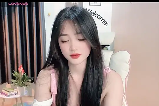 Snapshot of _Aimy_ chatting on 02/19/25, 04:00 Aimy online show from 02/19/25, 04:00