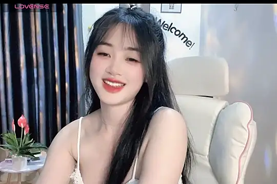Snapshot of _Aimy_ chatting on 02/28/25, 07:03 Aimy online show from 02/28/25, 07:03