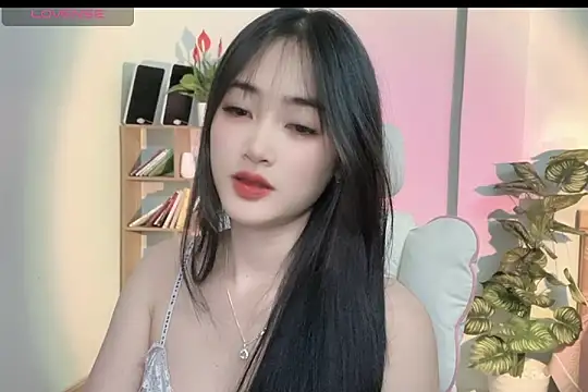 Snapshot of _Aimy_ chatting on 03/08/25, 05:33 Aimy online show from 03/08/25, 05:33