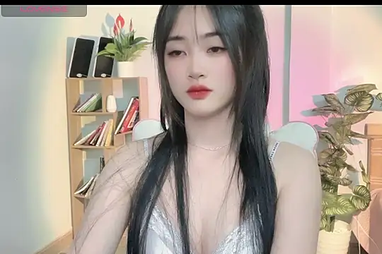 Snapshot of _Aimy_ chatting on 03/19/25, 03:19 Aimy online show from 03/19/25, 03:19
