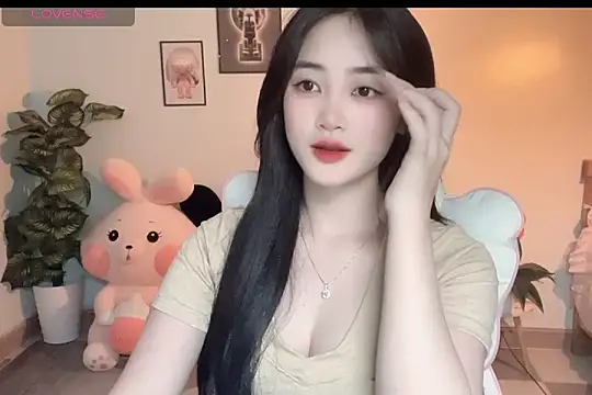 Snapshot of _Aimy_ chatting on 09/23/25, 04:43 Aimy online show from 09/23/25, 04:43