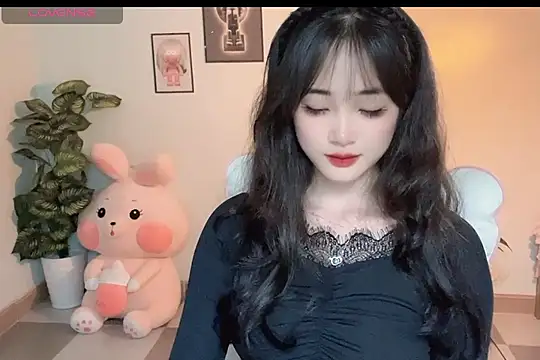 Snapshot of _Aimy_ chatting on 10/08/25, 04:48 Aimy online show from 10/08/25, 04:48