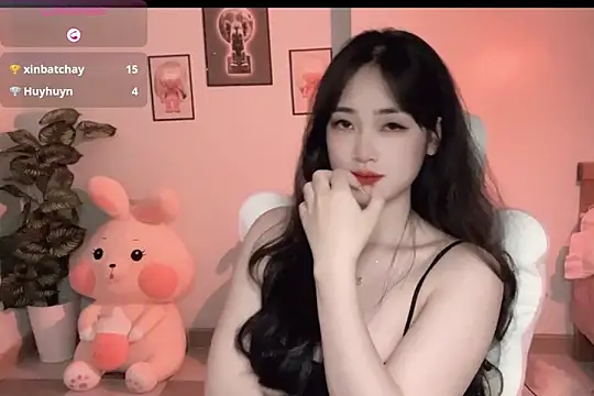 Snapshot of _Aimy_ chatting on 10/11/25, 04:05 Aimy online show from 10/11/25, 04:05