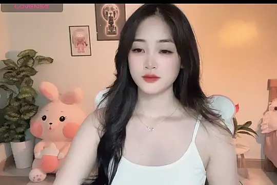 Snapshot of _Aimy_ chatting on 10/14/25, 04:41 Aimy online show from 10/14/25, 04:41