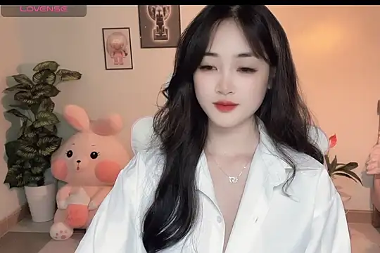Snapshot of _Aimy_ chatting on 10/18/25, 06:08 Aimy online show from 10/18/25, 06:08