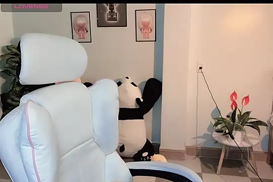  Aimy  online show from 10/30/25, 05:09