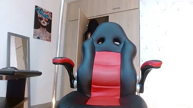 PaulinaRubio  online show from 12/27/24, 07:24