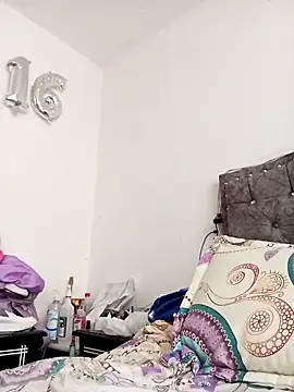 Snapshot of Juanamd1 chatting on 12/04/25, 12:58 Juanamd1 online show from 12/04/25, 12:58