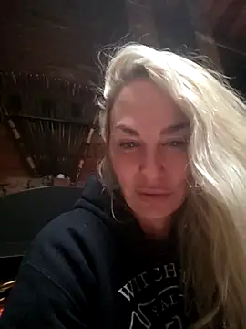 AshleyDiamonds1 online show from 05/15/26, 02:40