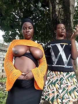 Snapshot of Xtra_bootie chatting on 11/07/25, 05:29 Xtra bootie online show from 11/07/25, 05:29