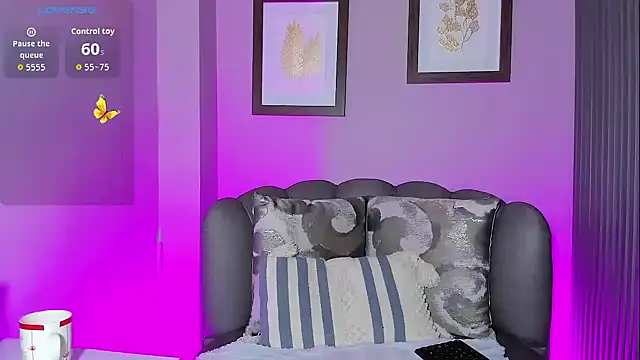 Nahiajhonson  online show from 11/01/25, 01:02