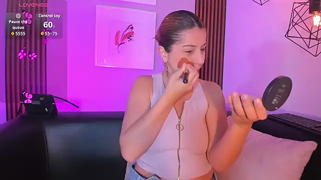 Nahiajhonson  online show from 12/15/25, 01:37