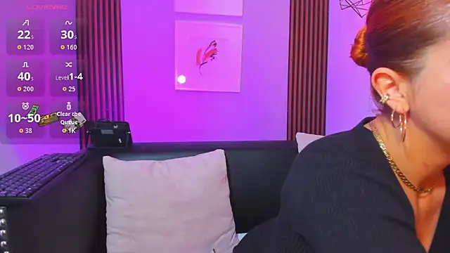 Snapshot of Nahiajhonson_ chatting on 03/14/26, 12:21 Nahiajhonson online show from 03/14/26, 12:21