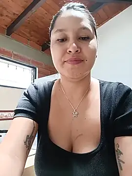 SamaraJay1 online show from 06/25/26, 05:17