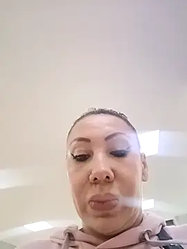 coral smitth online show from 11/05/25, 10:10