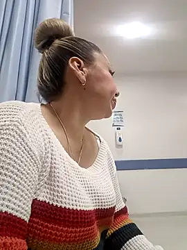 coral smitth online show from 11/08/25, 01:06