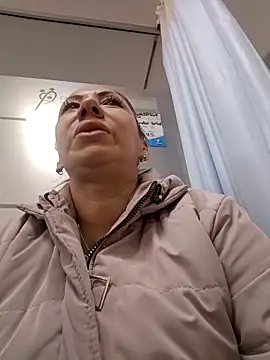 coral smitth online show from 11/08/25, 01:11