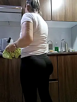 coral smitth online show from 11/12/25, 06:41